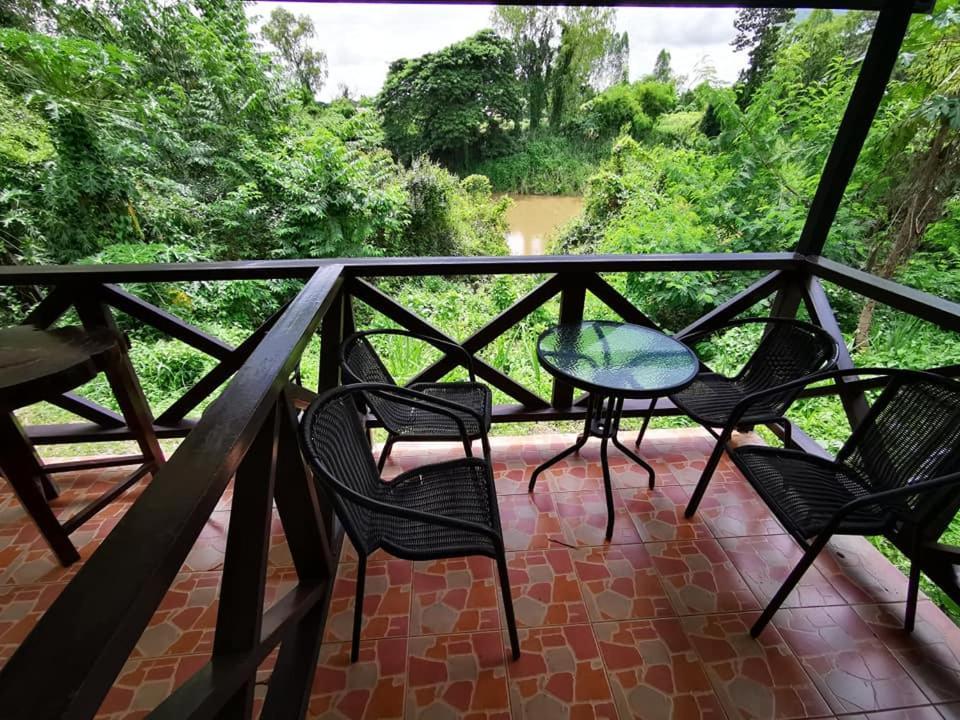 RS Phong Riverside Resort Khon Kaen Buitenkant foto