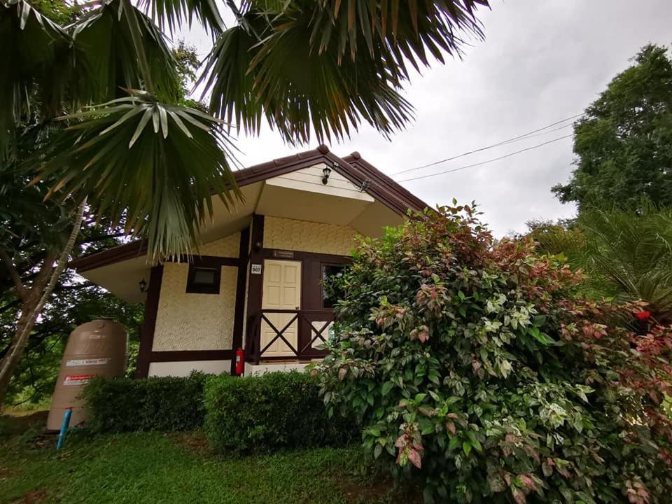 RS Phong Riverside Resort Khon Kaen Buitenkant foto