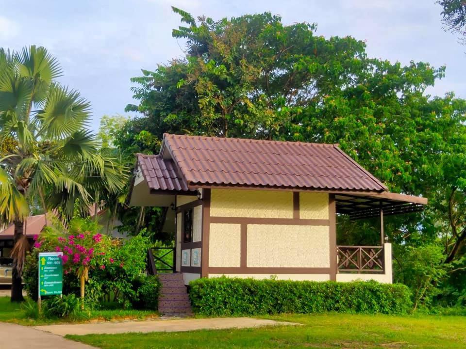 RS Phong Riverside Resort Khon Kaen Buitenkant foto