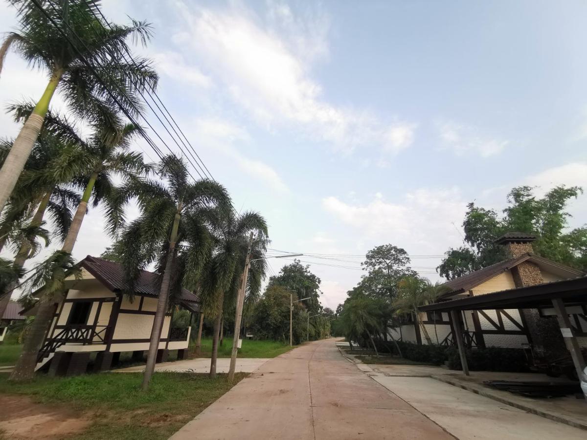 RS Phong Riverside Resort Khon Kaen Buitenkant foto